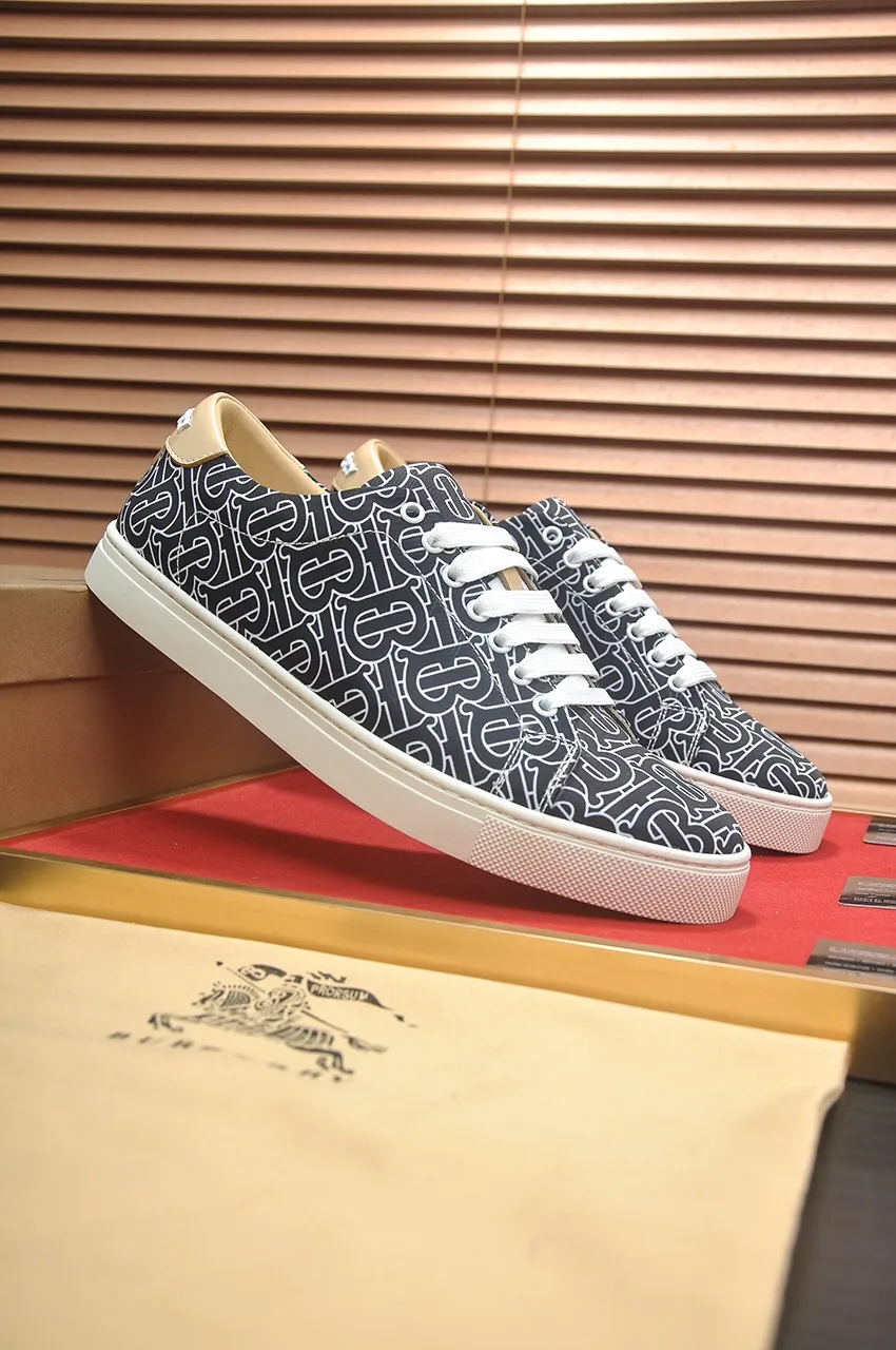 Men's shoes💰480💶[Burberry] (cowhide lining) classic low-top sneakers｜Imported cowhide with classic plaid fabric｜Cow leather lining｜Original outsole｜Fine workmanship and comfortable to wear Size: 38-44 (customized at 45)
